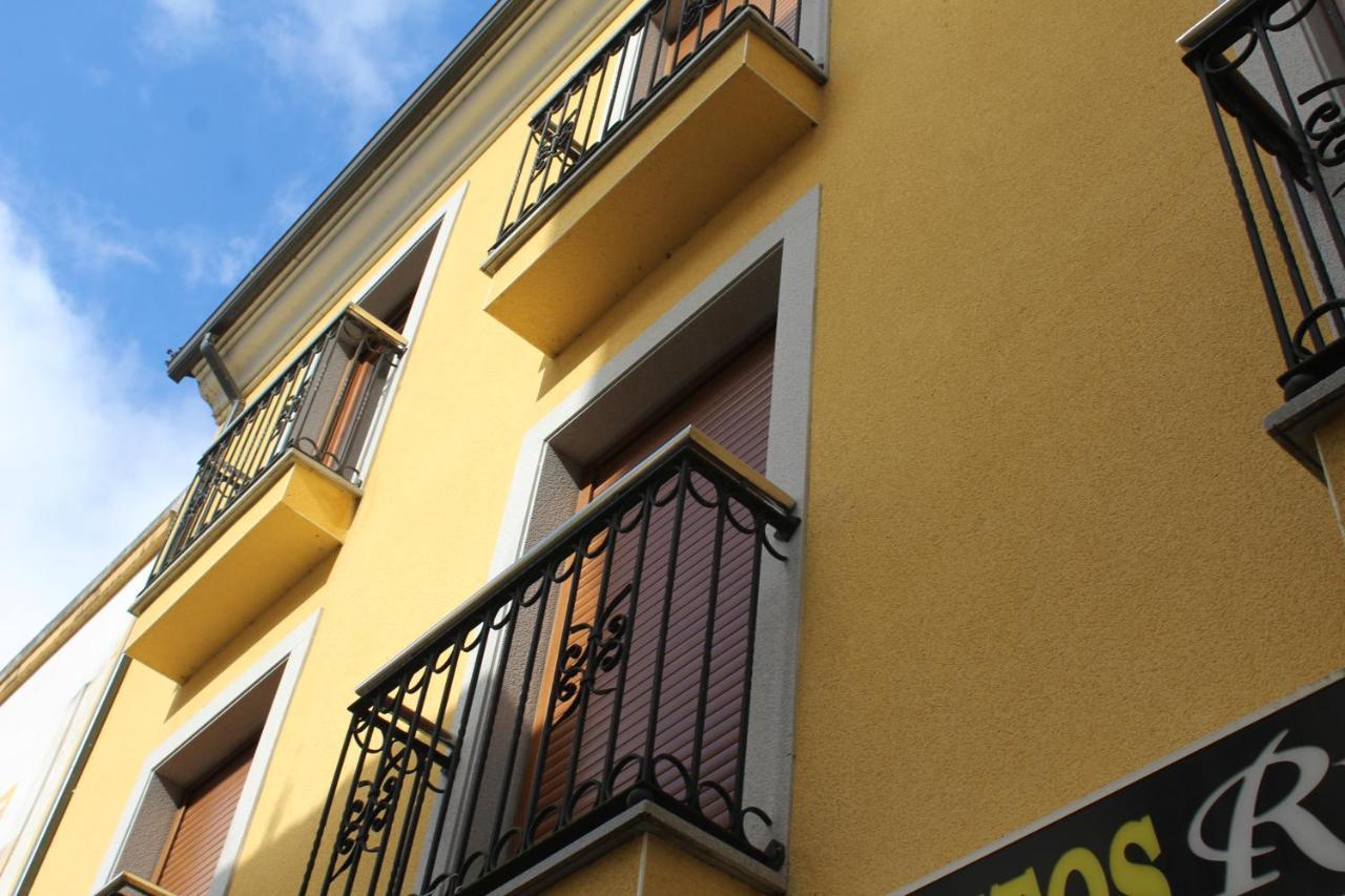 Pension Albergue O Pedregal Lourenza Zewnętrze zdjęcie